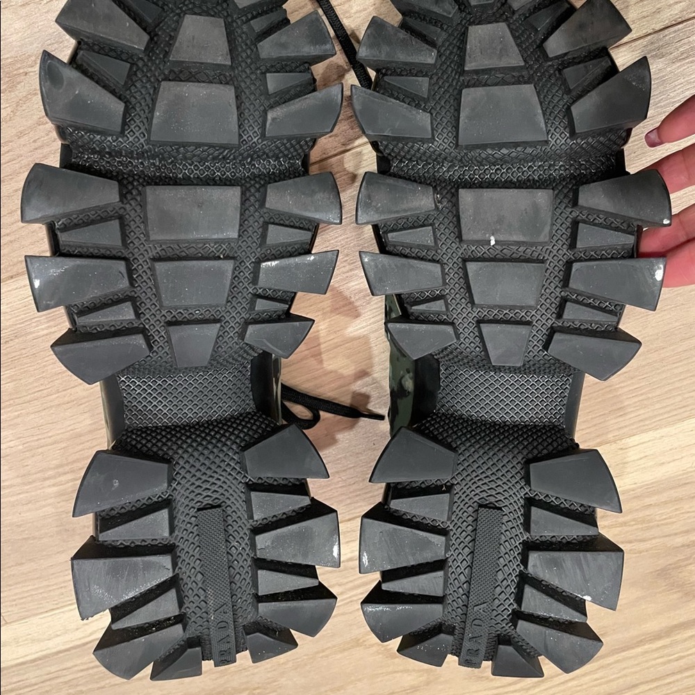 Yellow and camo Prada sneakers - Picture 4 of 5